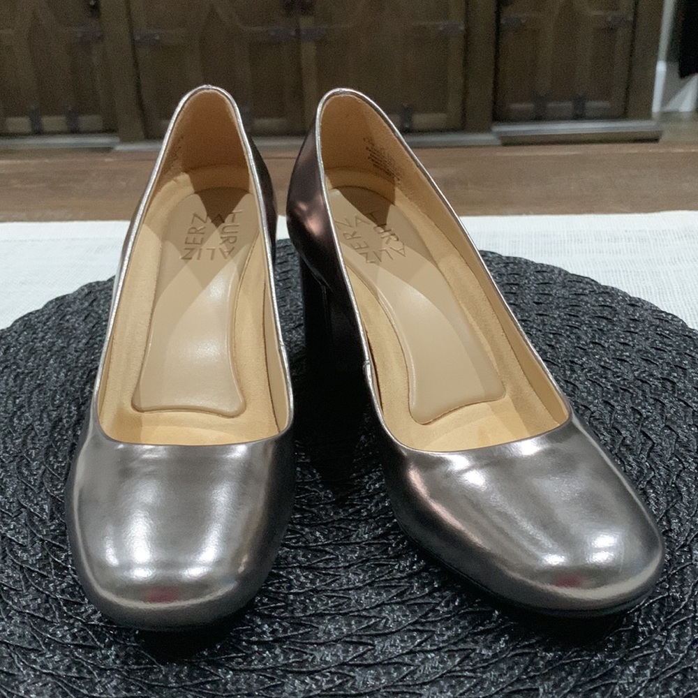 Naturalizer Whitney Pewter Pump